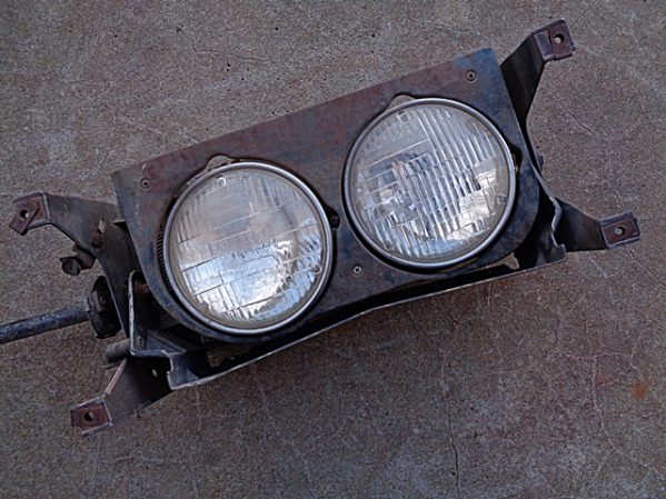 1968 Ford LTD folding hideaway headlight