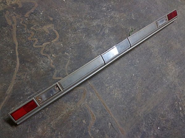 1974 1975 Oldsmobile Cutlass Supreme tail panel reverse light bar