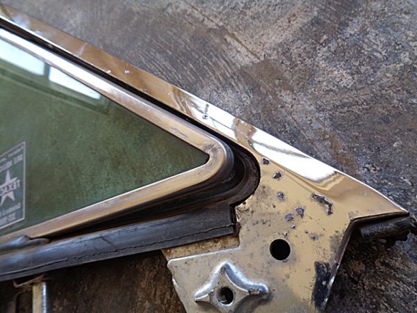 Ford Galaxie 500 2 door hardtop vent window