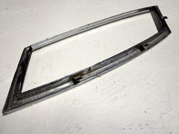 1974 Mercury Cougar opera window trim molding