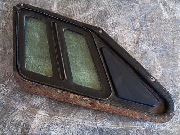 1975 1976 Ford Torino Elite opera window