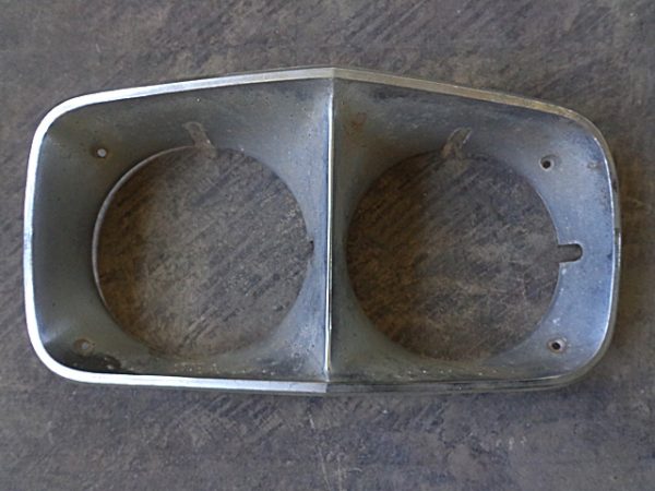 1973 Oldsmobile Delta 88 bezel