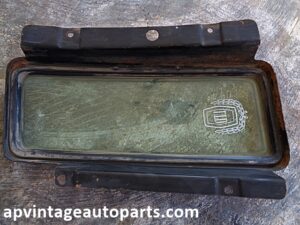 1977 Ford LTD opera window