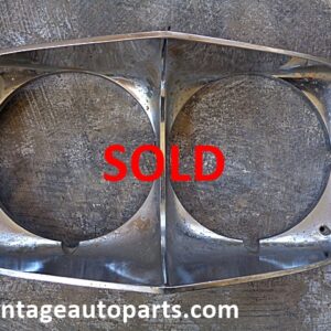 1971 Oldsmobile Delta 88 bezel