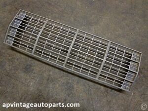 1968 Ford Thunderbird grille and parts