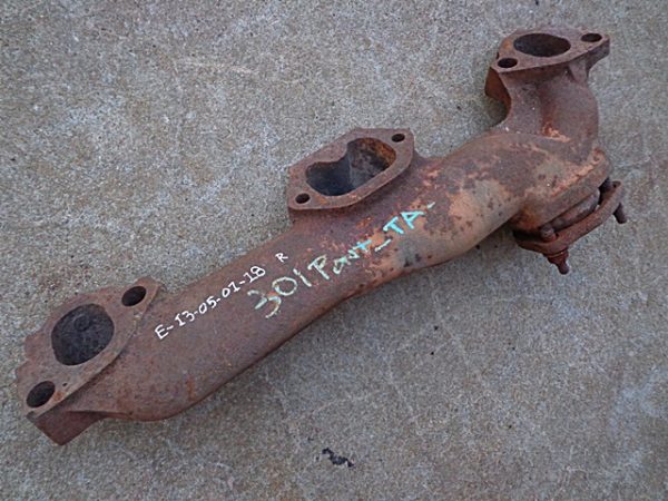 301 Pontiac RH Exhaust manifold