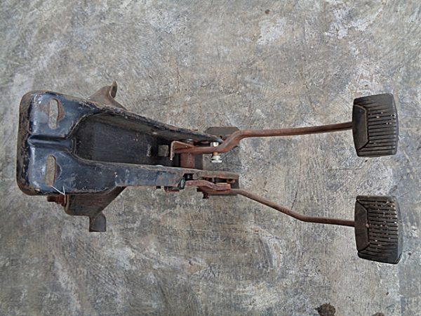 1959 Ford Fairlane clutch brake pedals