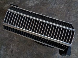 1971 Chrysler 300 folding headlight door