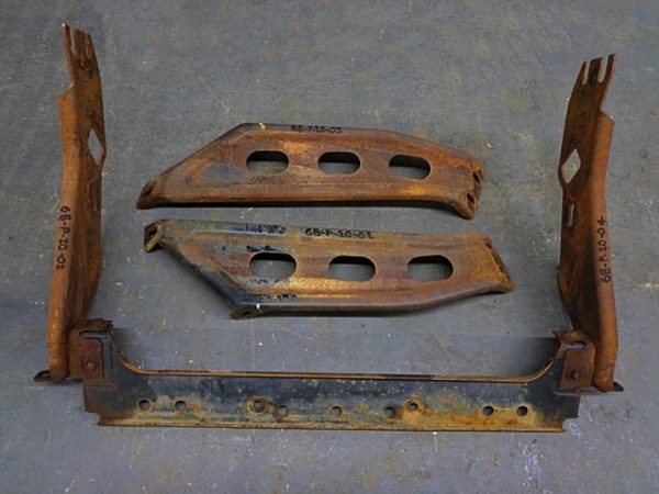 1968 Ford Thunderbird front bumper brackets