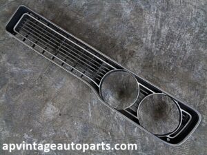 1970 Dodge Polara grille