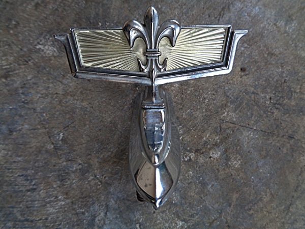 1987 1989 Chevrolet Caprice hood ornament