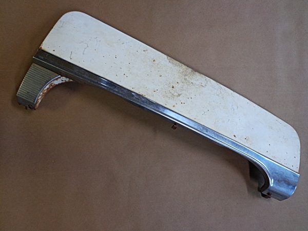 1963 Cadillac DeVille Fleetwood LH fender skirt