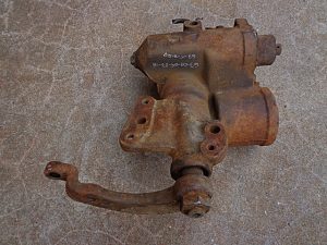 1963 Ford Thunderbird power steering gear box with pitman arm