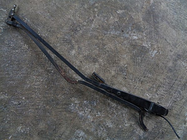 1975 Ford Torino LH wiper arm