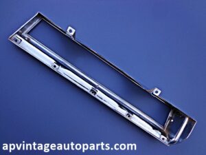 1976 1977 Buick Regal LH tail light bezel