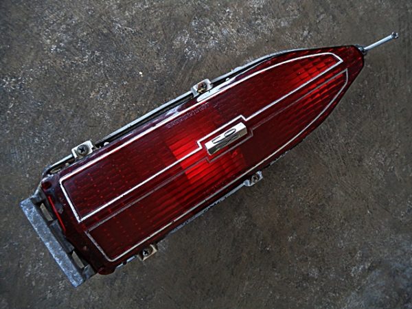 1976 Oldsmobile Ninety-Eight 98 tail lights