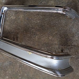 1976 Cadillac RH turn signal side marker bezel