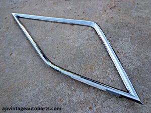 1977 1979 Ford Thunderbird quarter glass trim molding