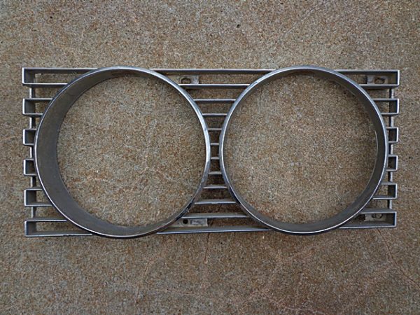 1968 Lincoln headlight door bezel