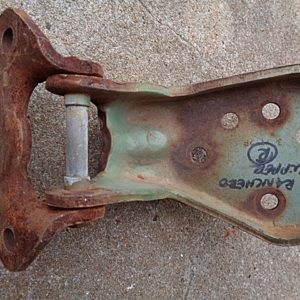 1971 FOrd Ranchero upper door hinge