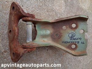 1971 Ford Ranchero RH door upper hinge assembly
