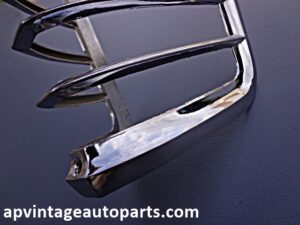 1975 1977 Mercury Monarch RH turn signal park lamp bezel