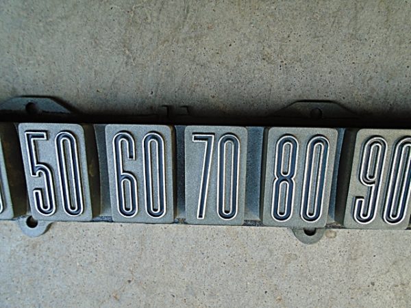 1966 Ford Thunderbird dash seedometer