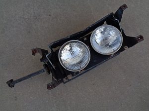 1968 Ford LTD hideaway headlight housing