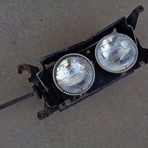 1968 Ford LTD hideaway headlight housing