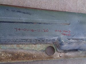 1974-1976 Ford Torino Elite rear bumper center filler