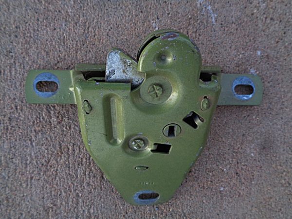 1974 Ford Torino trunk latch assembly