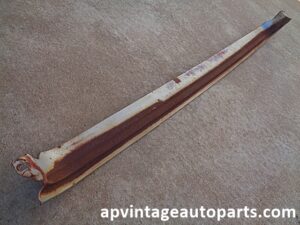 1968 Ford Thunderbird front bumper filler