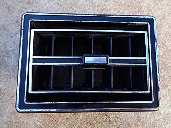 1970 Ford Fairlane Torino AC vent