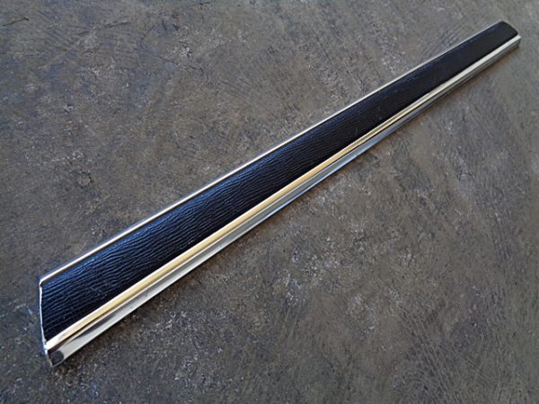 1975 Mercury Marquis fender skirt molding