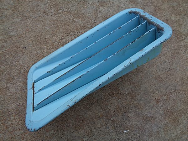 1967 Ford Mustang quarter vent trim