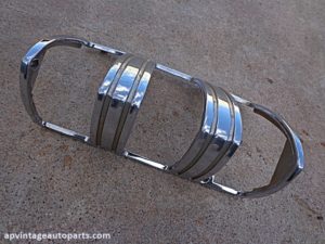 1975 Ford LTD park lamp turn signal bezel