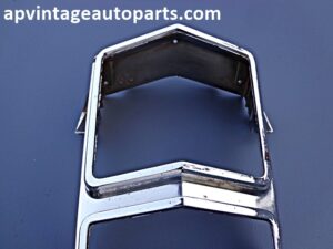 1975 Oldsmobile Cutlass 442 bezel