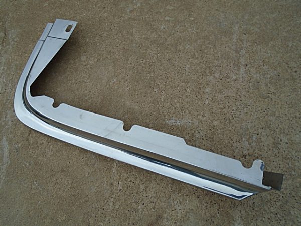 1966 Ford Thunderbird front bumper filler