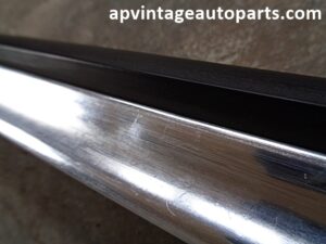 1973-1979 Ford Ranger XLT F150 door molding RH race track