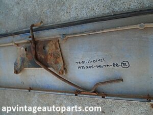 1973 Oldsmobile Delta 88 fender skirt