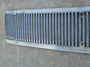 1968 Ford Thunderbird deck trunk vent grille