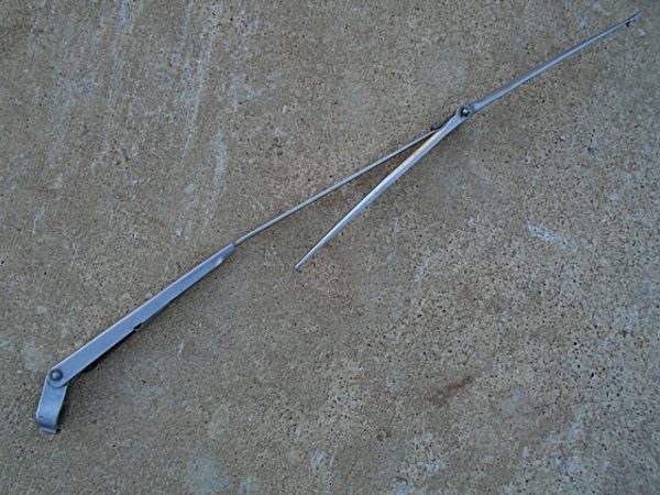 1970 Chevrolet Impala windshield wiper arm