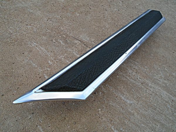 1974 Ford Torino Elite fender trim molding