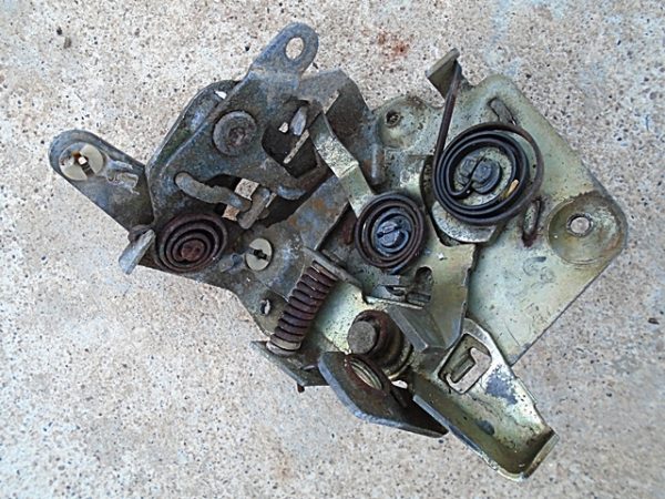 1968 Ford Country Squire tailgate latch