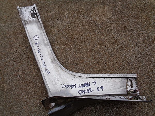 1963 Ford Thunderbird windshield molding