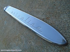 1954 Ford Customline fender trim