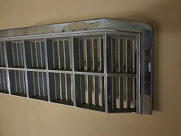 1975 Chevrolet Monte Carlo grille