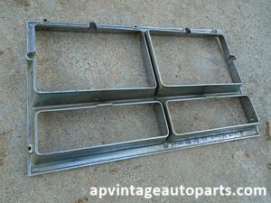 1978 Delta 88 Royale headlight bezel