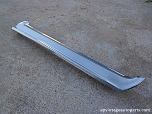 1968 Ford Fairlane sedan post molding trim