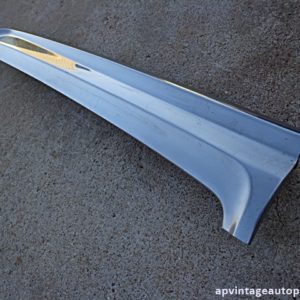 1968 Ford Fairlane post molding trim